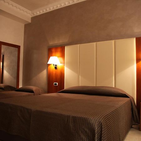 บีแอนด์บี เฟเดริกา เกสต์เฮาส์ อิน โรม ภายนอก รูปภาพ