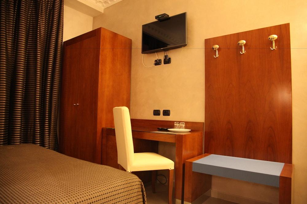 บีแอนด์บี เฟเดริกา เกสต์เฮาส์ อิน โรม ภายนอก รูปภาพ