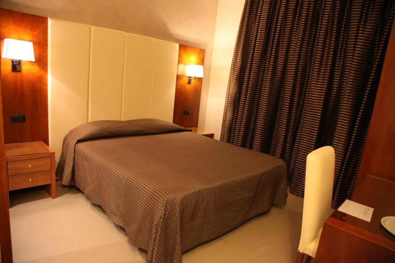 บีแอนด์บี เฟเดริกา เกสต์เฮาส์ อิน โรม ภายนอก รูปภาพ